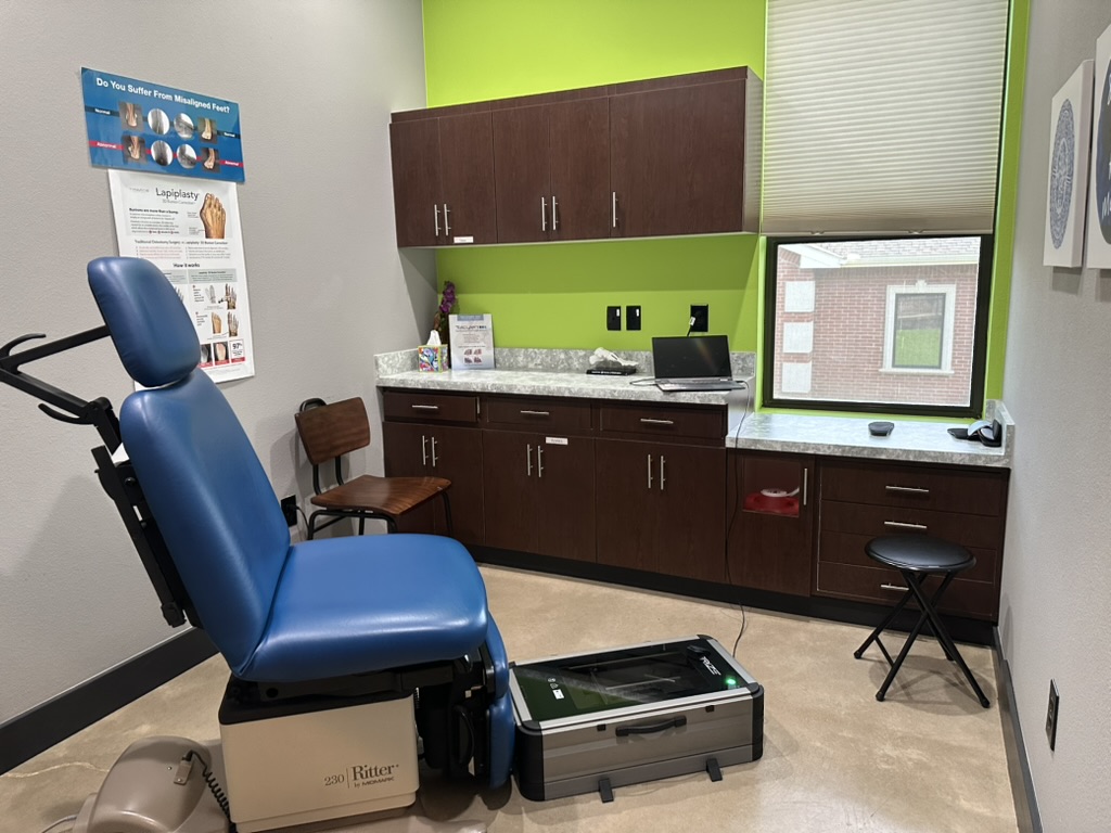 DFW Foot and Ankle exam room