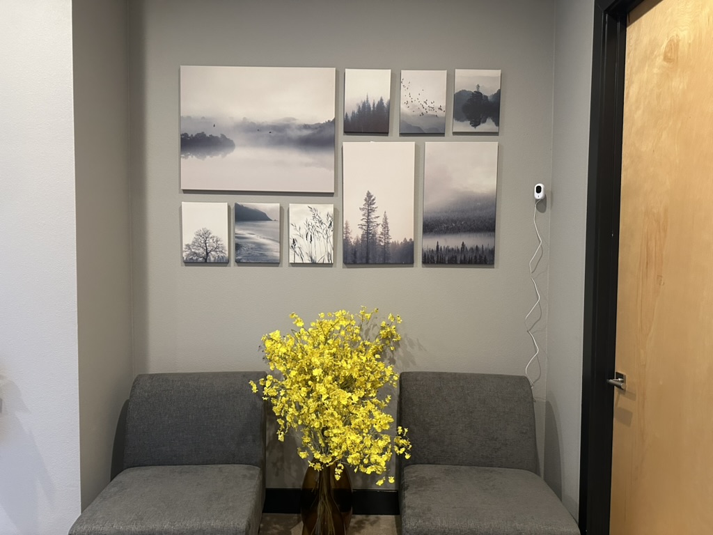 DFW Foot and Ankle clinic seating area